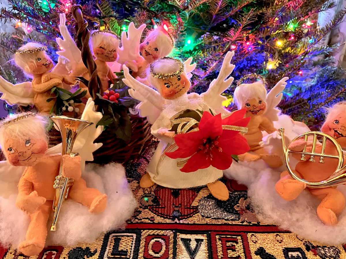 🎶 We need a little Christmas, right this very minute&nbsp;🎶